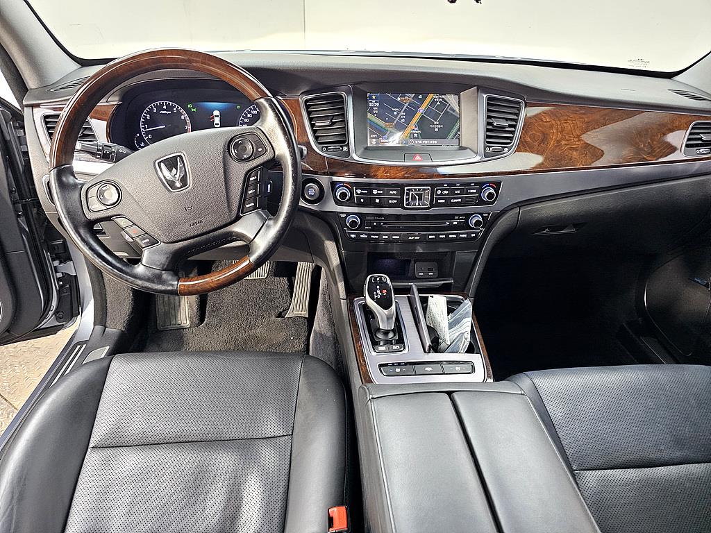 HYUNDAI Equus - Vista 5