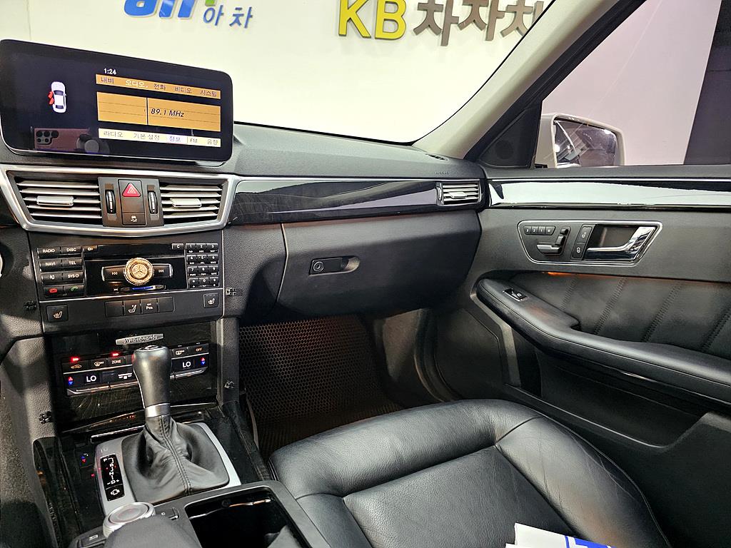 Mercedes Benz E class - Vista 10