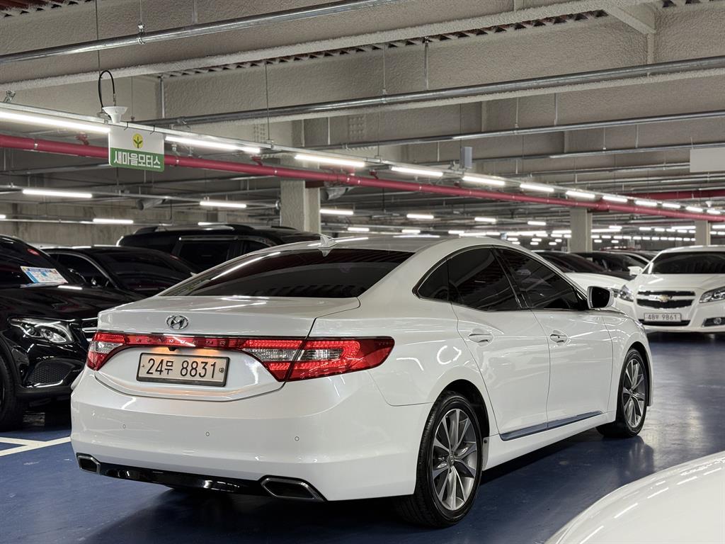 HYUNDAI Grandeur - Vista 4