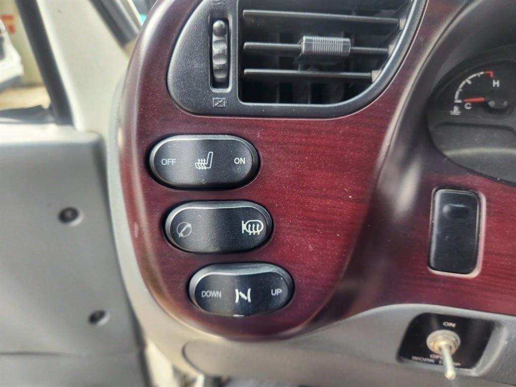 medium and large cargo truck - Vista 9