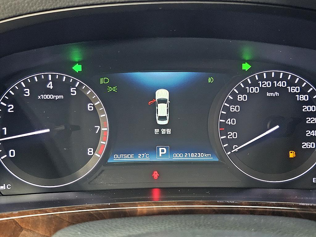 HYUNDAI Equus - Vista 7