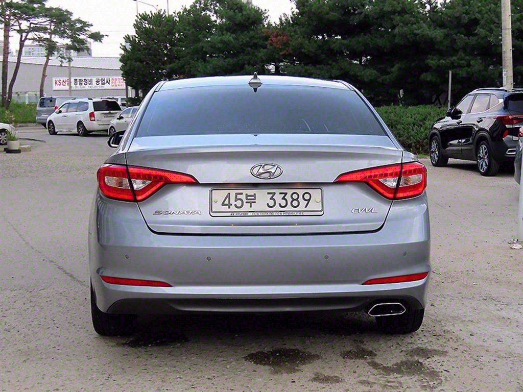 HYUNDAI Sonata - Vista 4