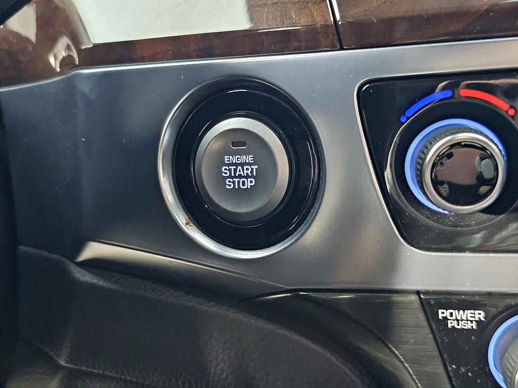 HYUNDAI Equus - Vista 12