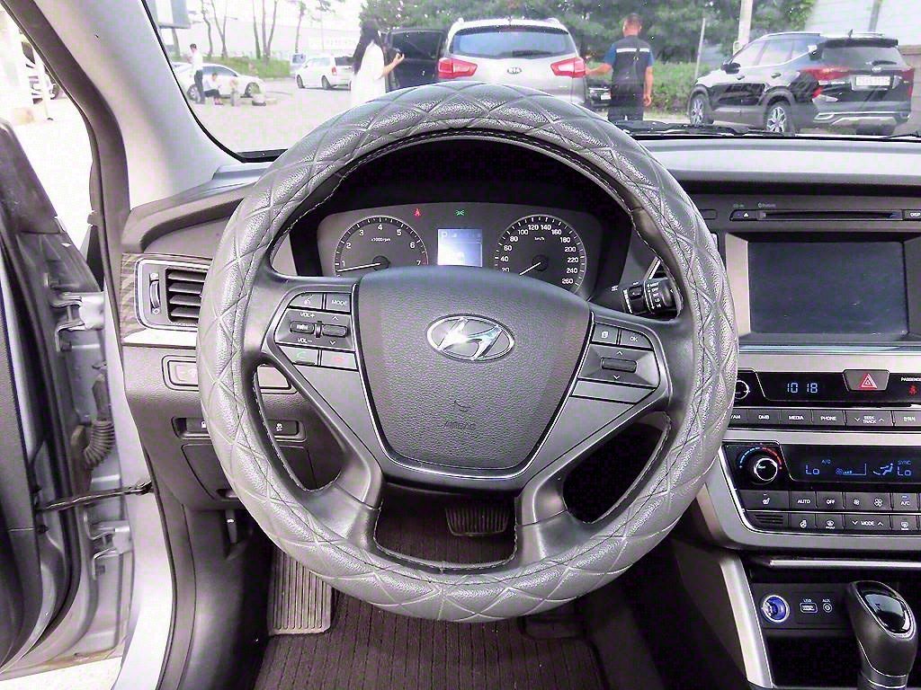 HYUNDAI Sonata - Vista 8