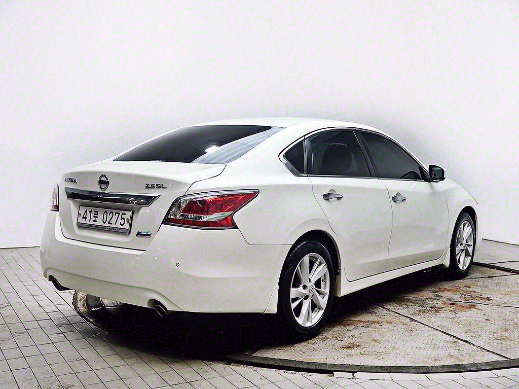 Nissan Altima - Vista 7