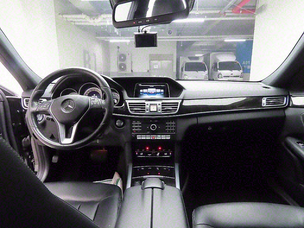 Mercedes Benz E class - Vista 7