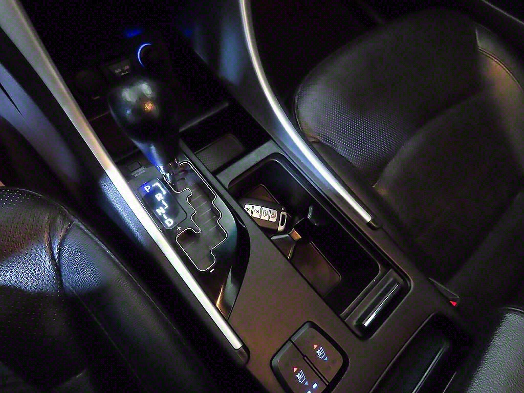 HYUNDAI Sonata - Vista 12