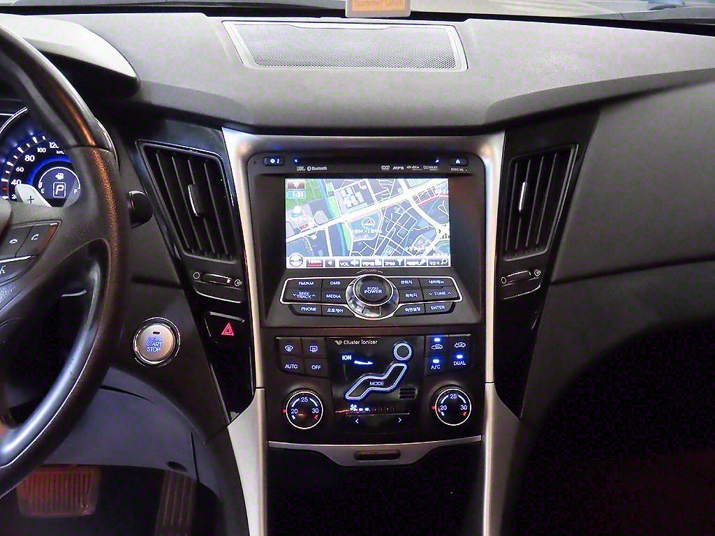 HYUNDAI Sonata - Vista 11