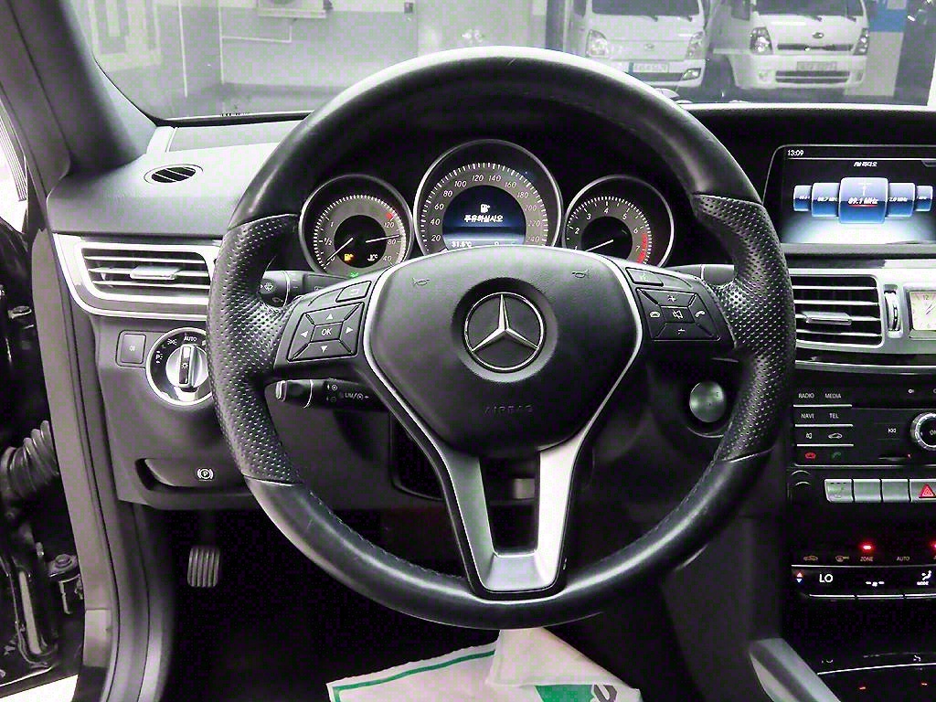 Mercedes Benz E class - Vista 6