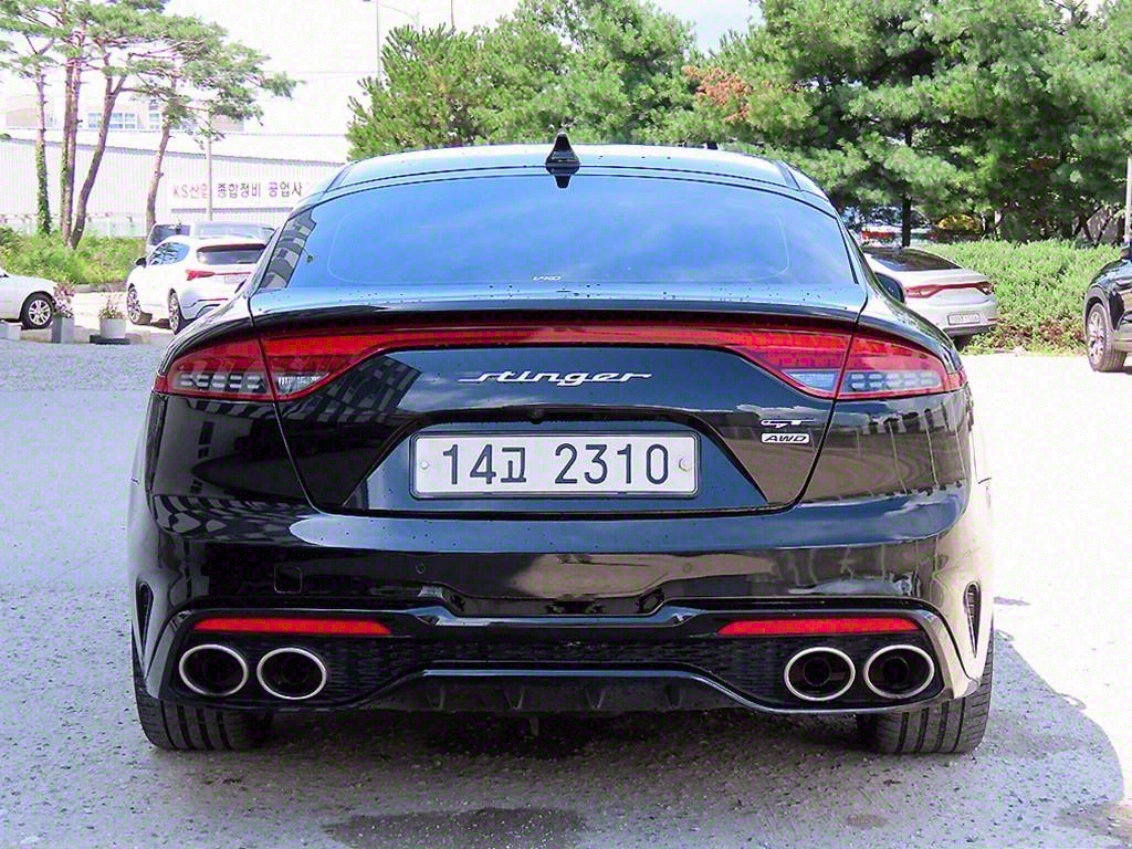 KIA Stinger - Vista 4