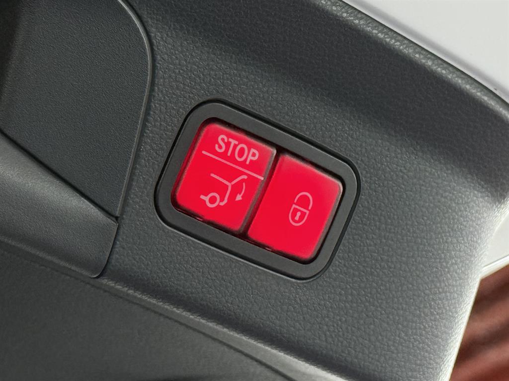 Mercedes Benz GLC Class - Vista 12