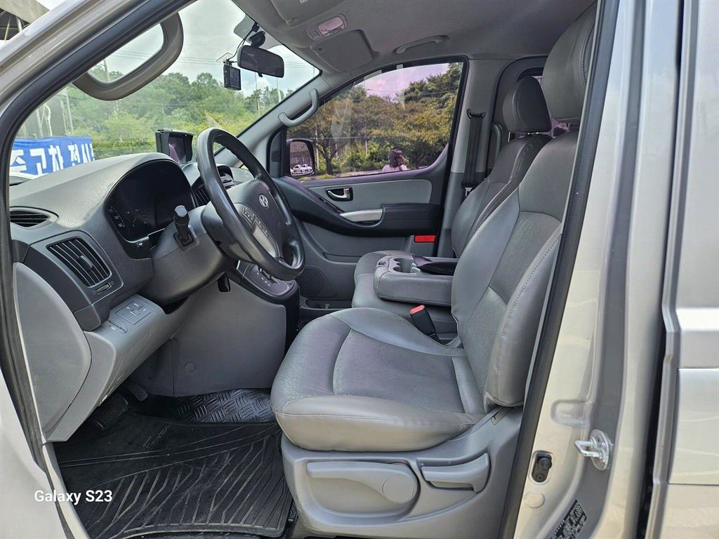 HYUNDAI Starex 2016 Plateado - Importación desde Corea - HF Imports Iquique - Foto 18