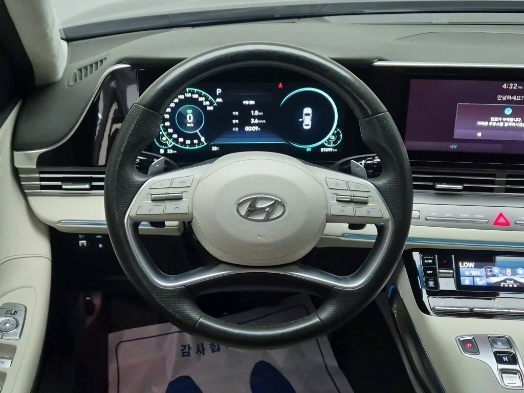 HYUNDAI Grandeur - Vista 9