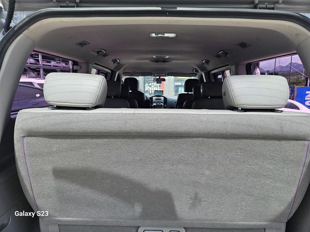 HYUNDAI Starex - Vista 6