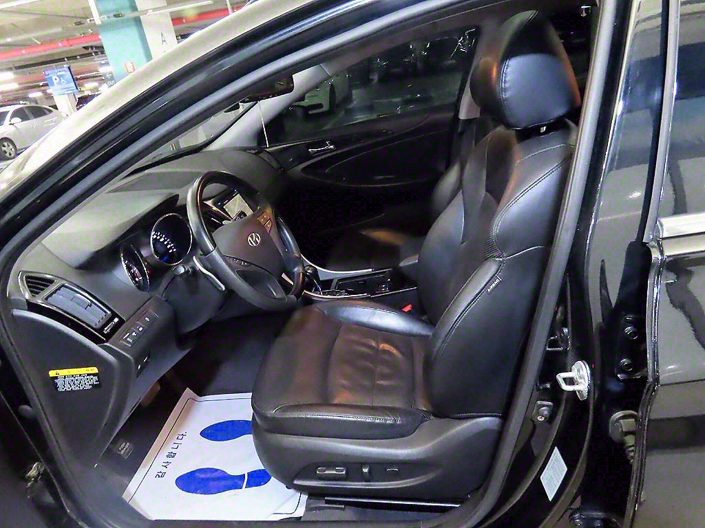 HYUNDAI Sonata - Vista 6