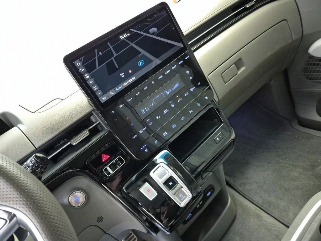 HYUNDAI Staria - Vista 10