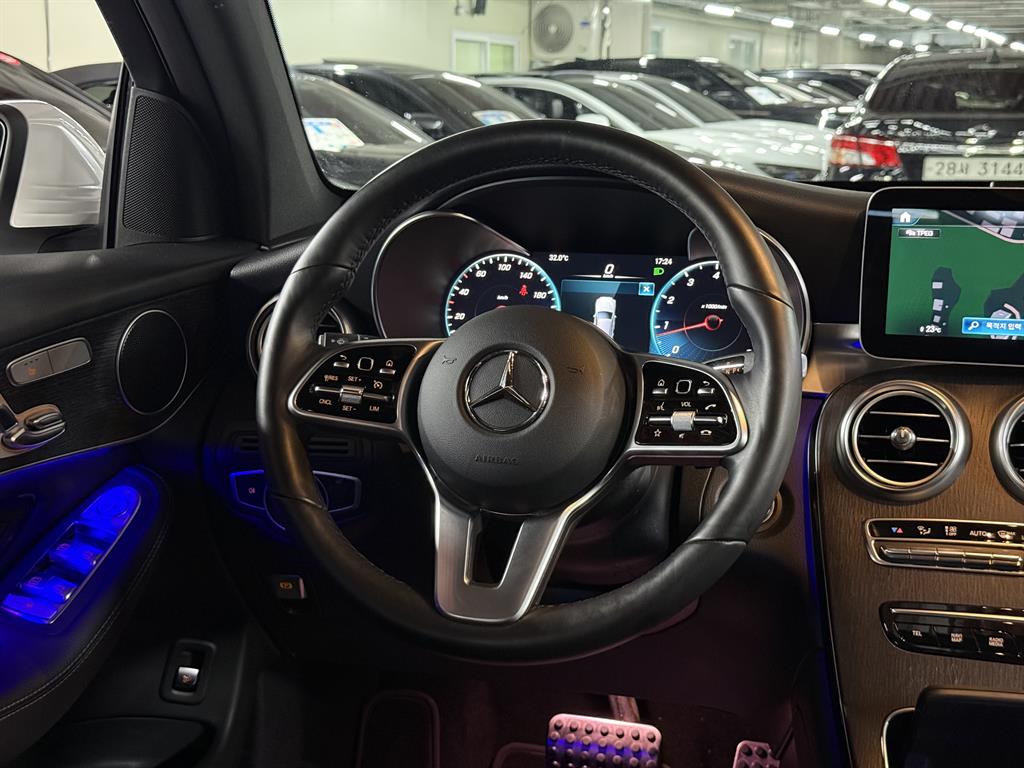 Mercedes Benz GLC Class - Vista 3