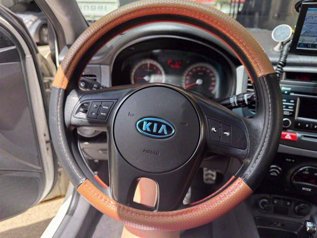 KIA Pride - Vista 11