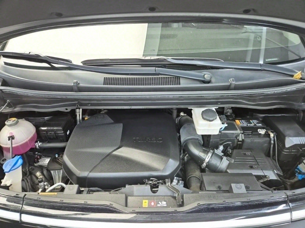 HYUNDAI Staria - Vista 5