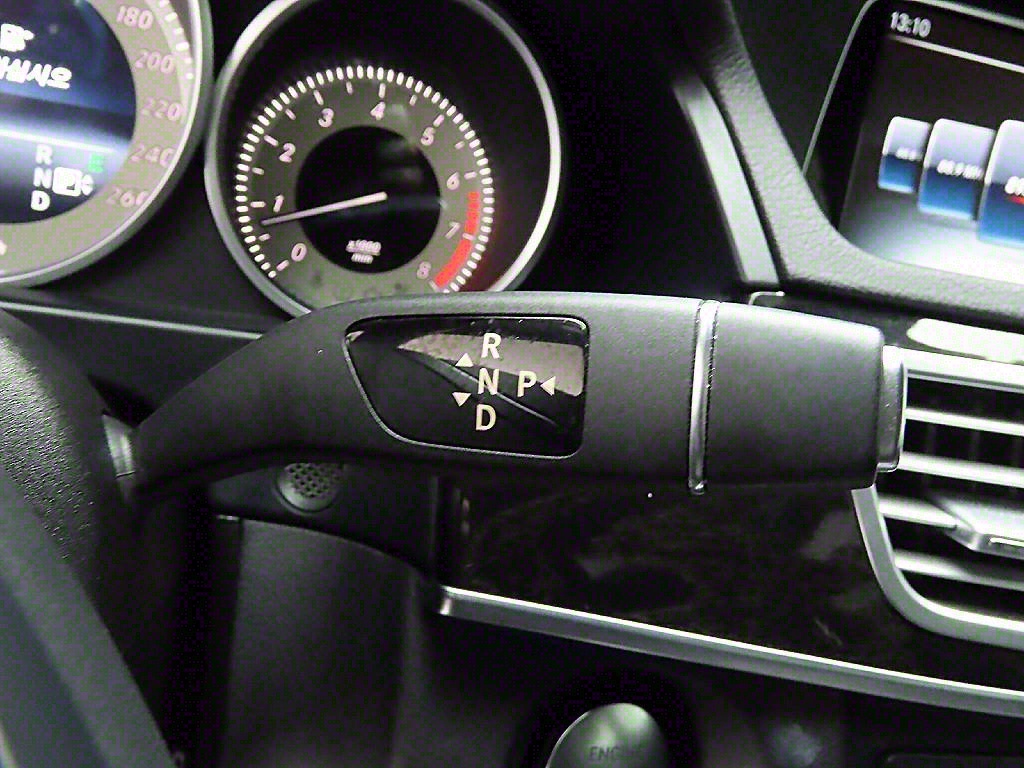 Mercedes Benz E class - Vista 9