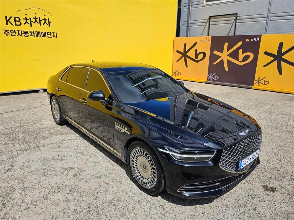 Genesis G90 - Vista 10