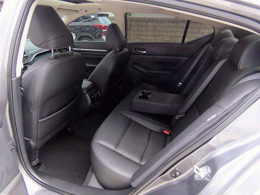 Nissan Altima - Vista 6