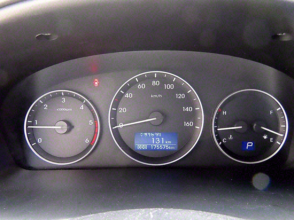 HYUNDAI Starex - Vista 10