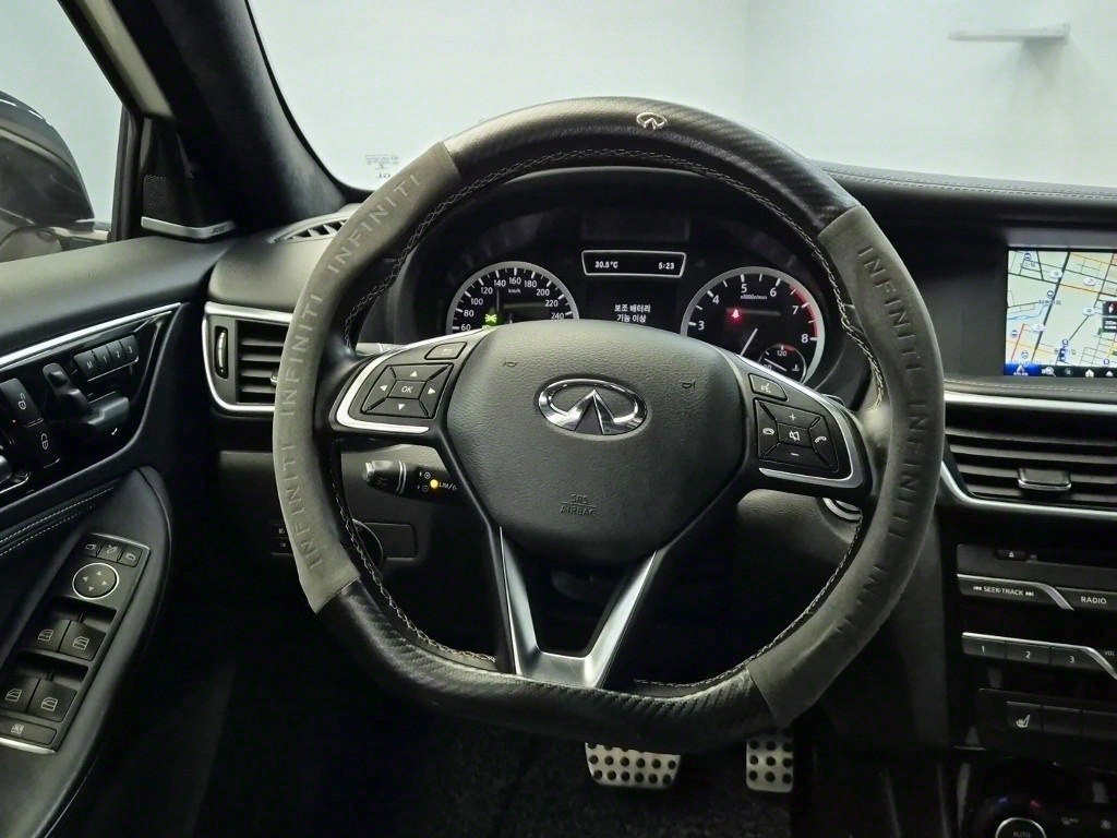 Infiniti Q - Vista 9