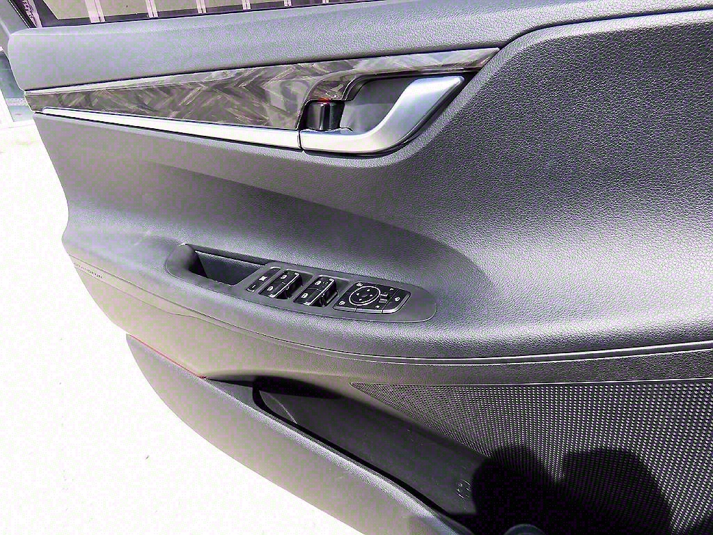 HYUNDAI Grandeur - Vista 11