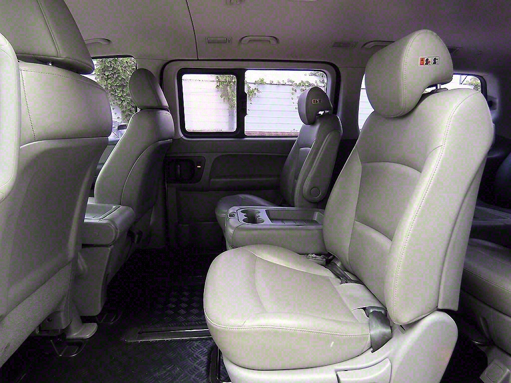 HYUNDAI Starex - Vista 6