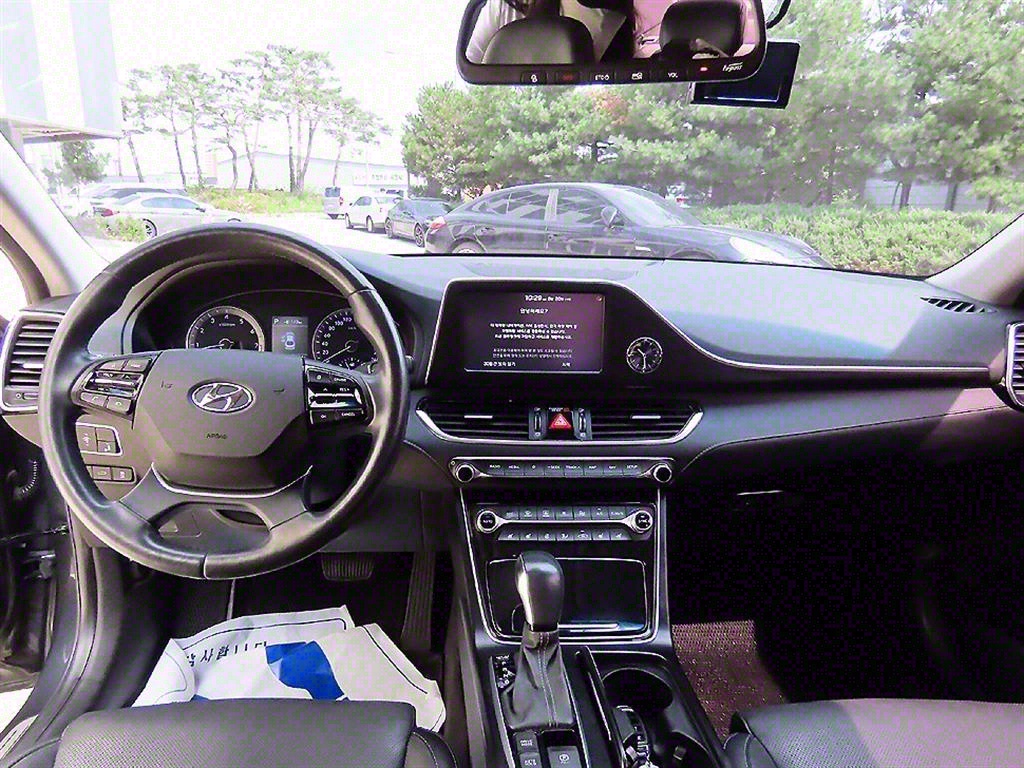 HYUNDAI Grandeur - Vista 7