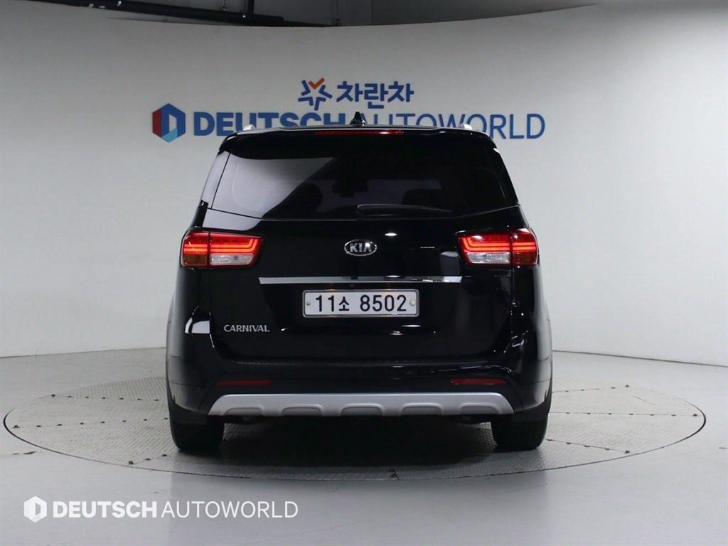 KIA Carnival - Vista 4
