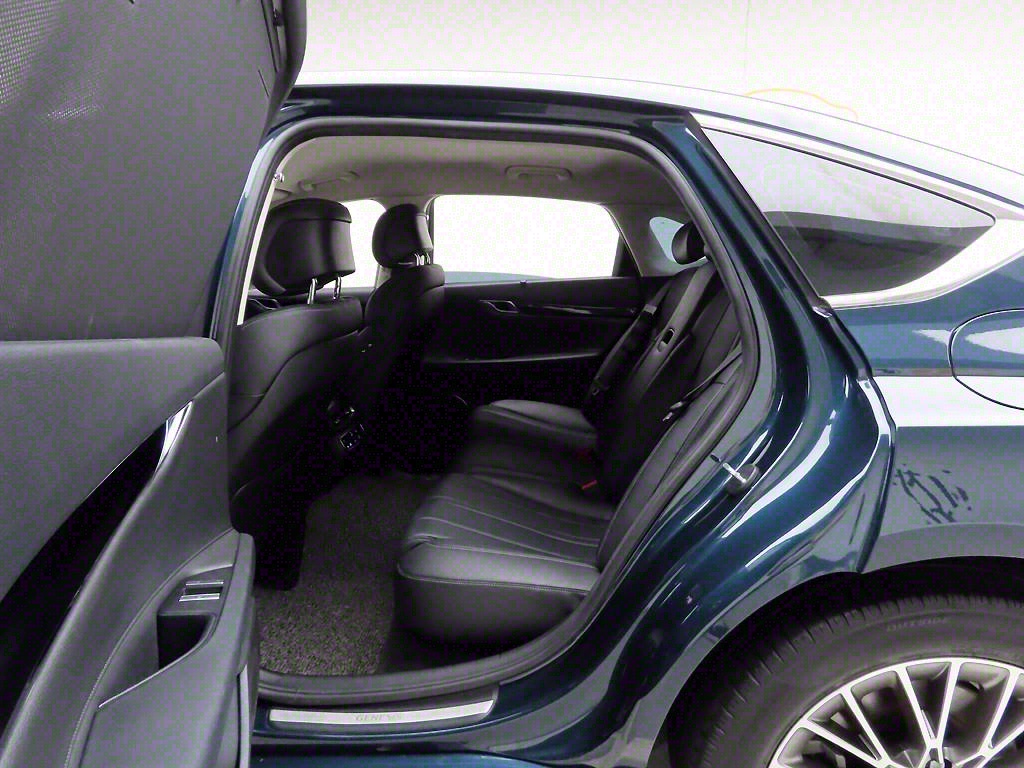 Genesis G80 - Vista 12