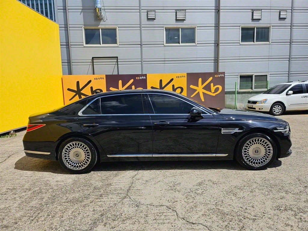 Genesis G90 - Vista 9