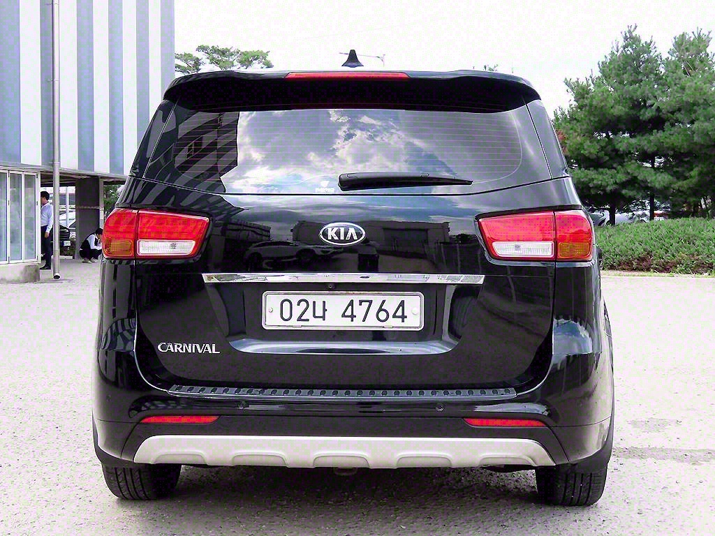 KIA Carnival - Vista 4