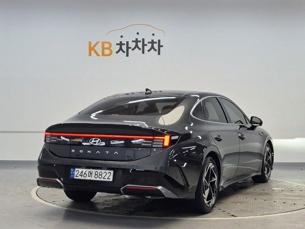 HYUNDAI Sonata - Vista 4