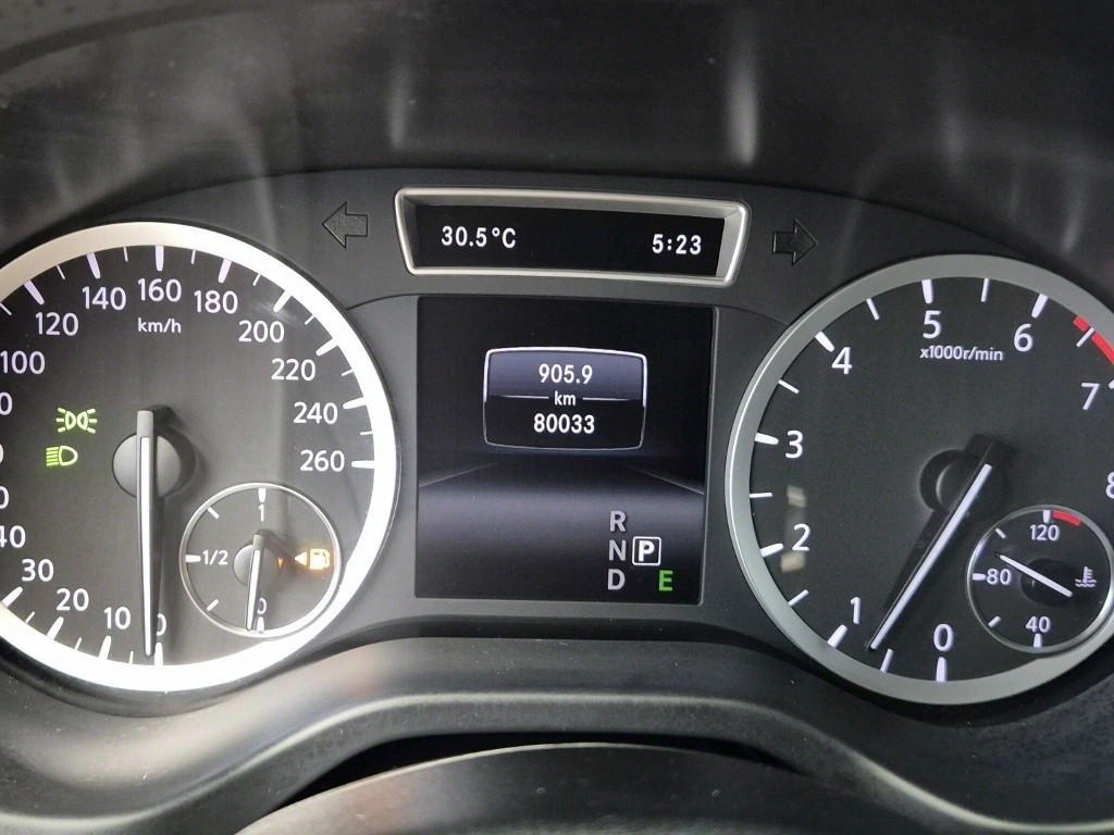 Infiniti Q - Vista 6