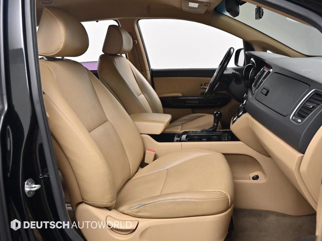 KIA Carnival - Vista 10