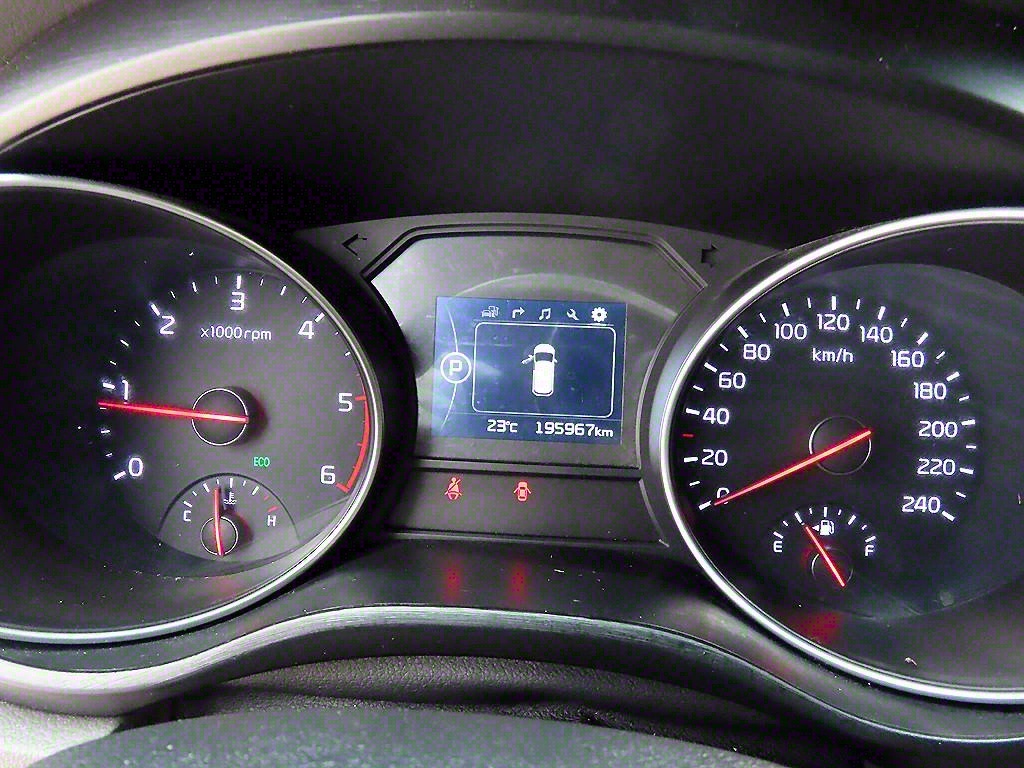 KIA Carnival - Vista 10