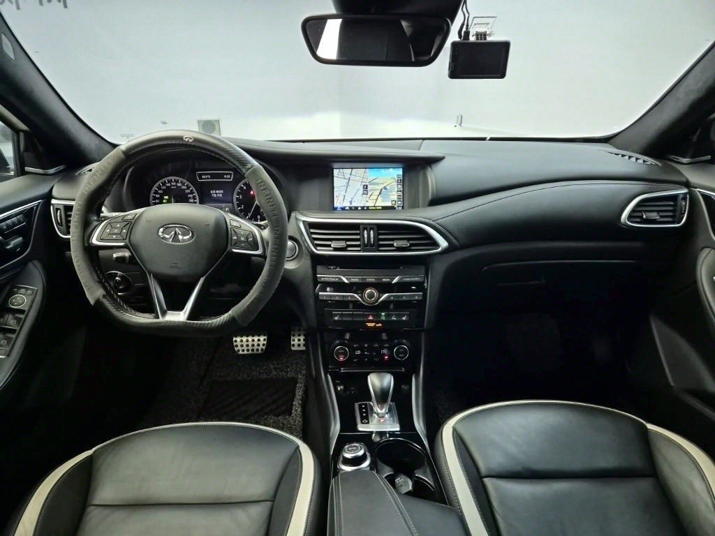 Infiniti Q - Vista 7