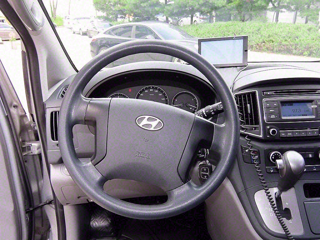 HYUNDAI Starex - Vista 9