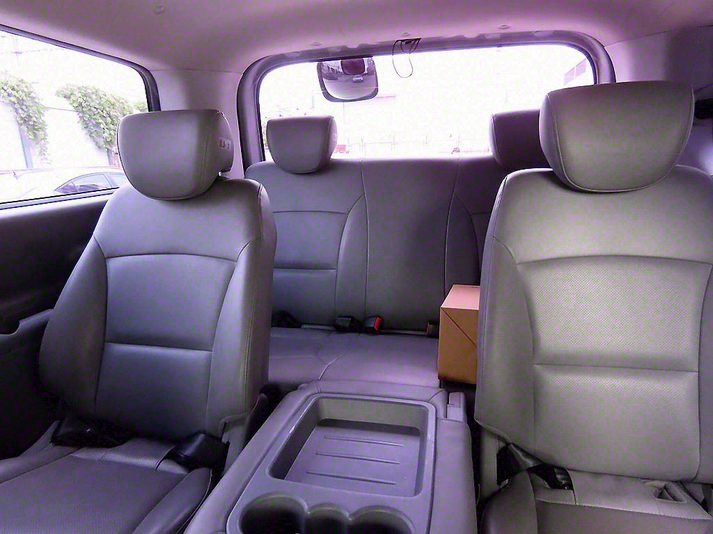 HYUNDAI Starex - Vista 7