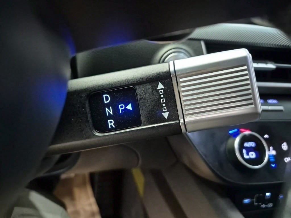 HYUNDAI Sonata - Vista 12