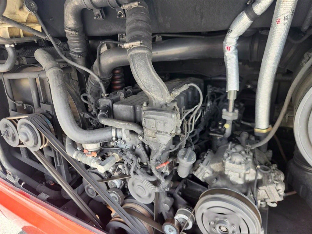 medium and large bus Medium-sized Hyundai Bus - Vista 8