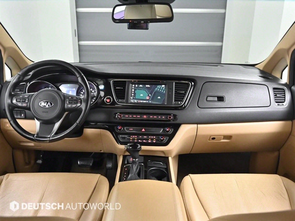 KIA Carnival - Vista 7