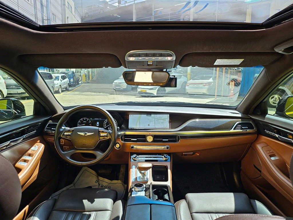 Genesis G90 - Vista 11