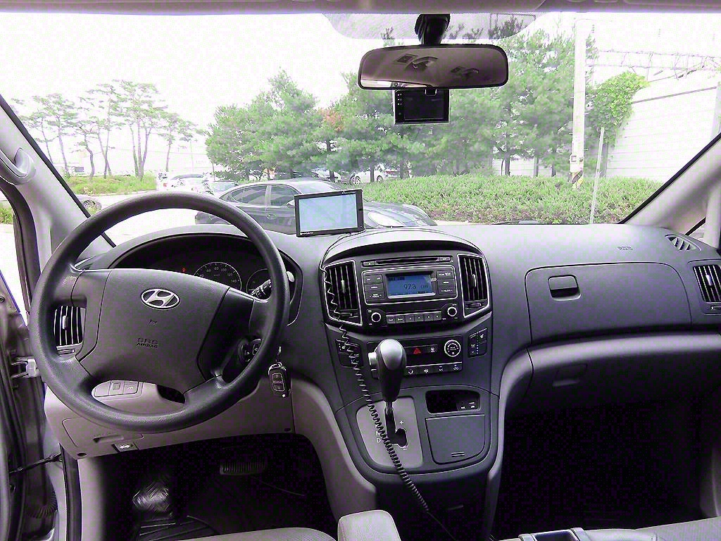 HYUNDAI Starex - Vista 8
