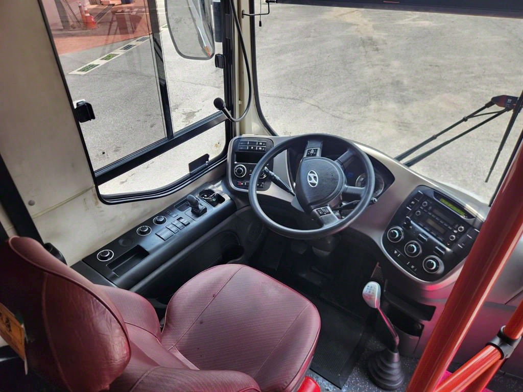 medium and large bus Medium-sized Hyundai Bus - Vista 11