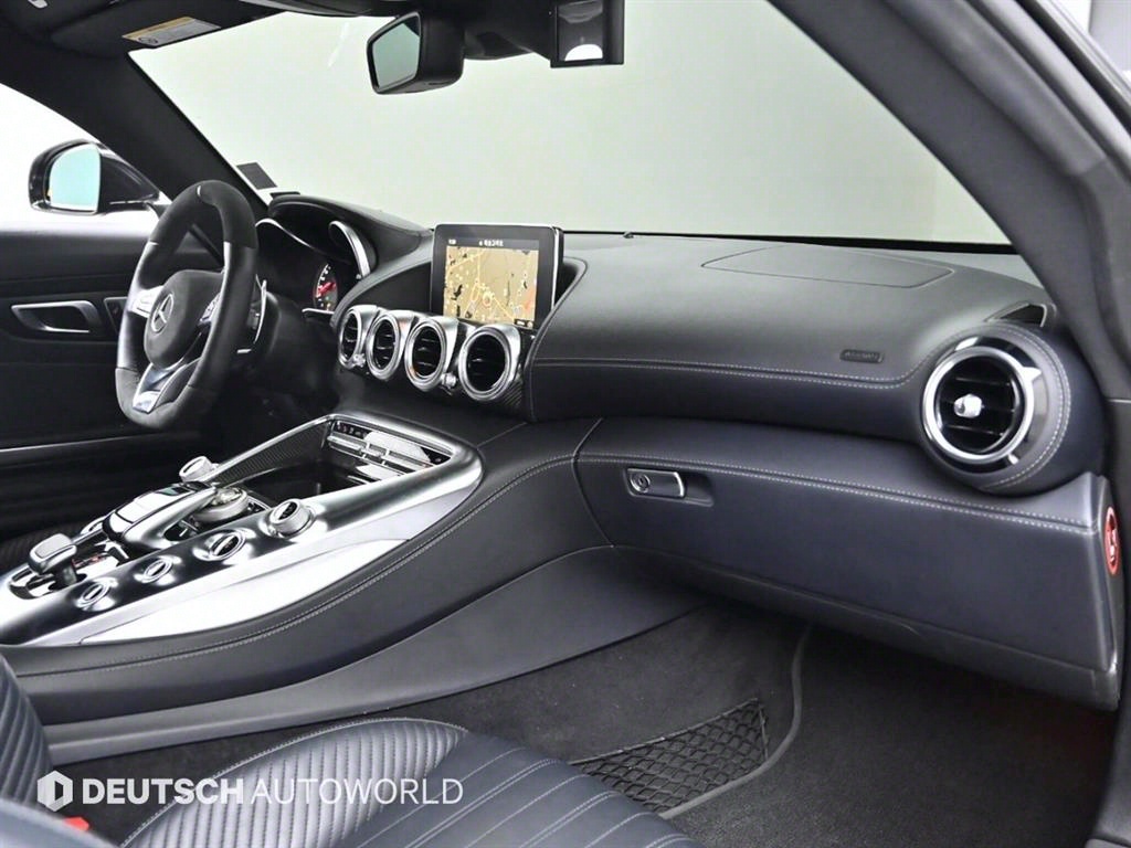 Mercedes Benz AMG GT - Vista 7