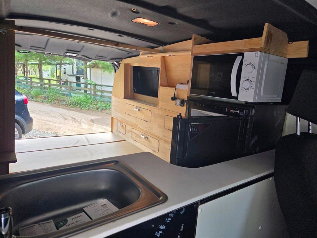 HYUNDAI Staria - Vista 12